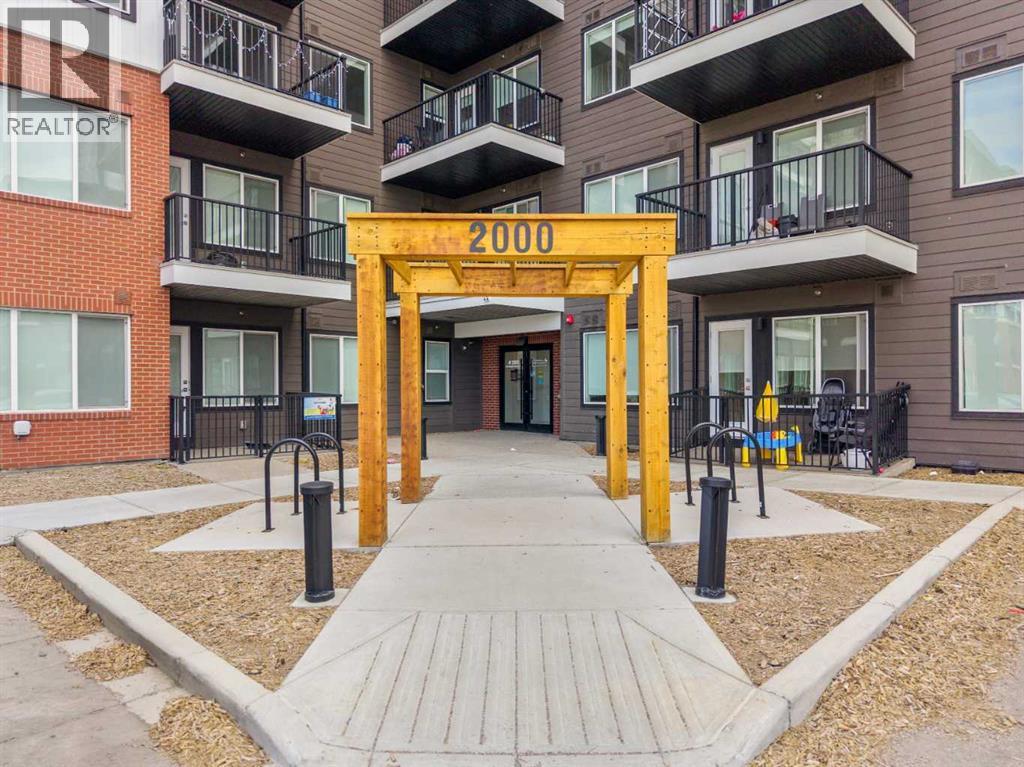 2318, 395 Skyview Parkway NE