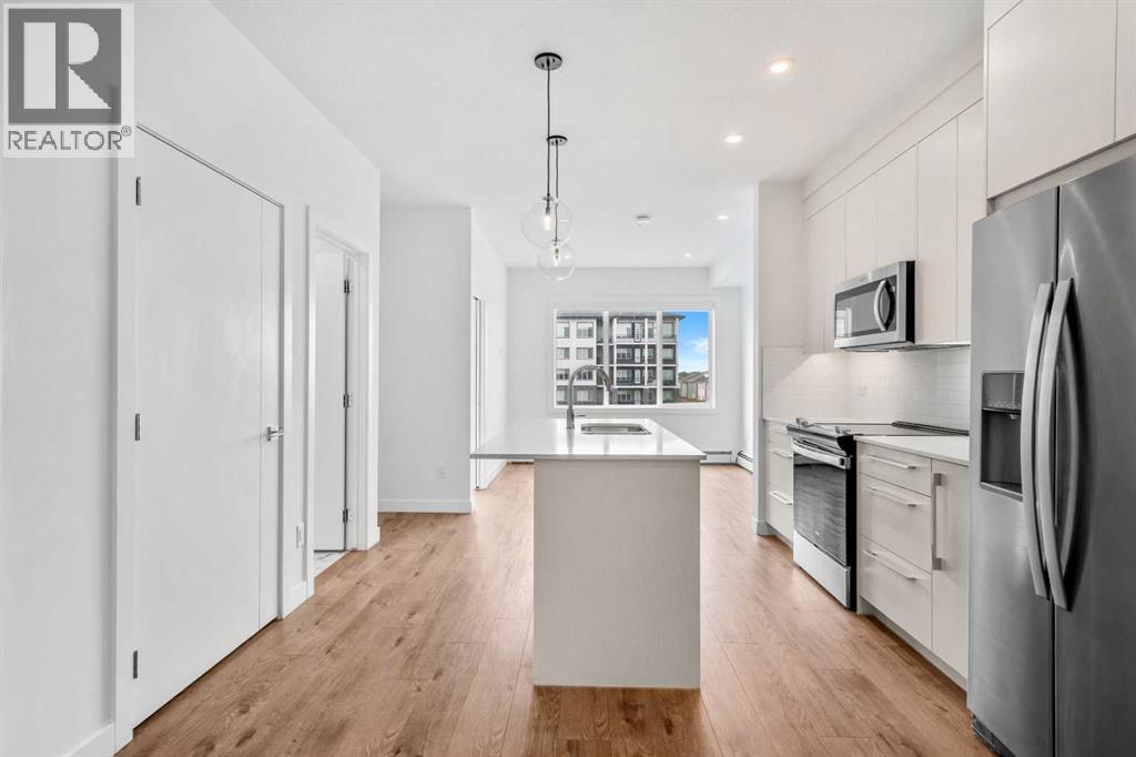 2318, 395 Skyview Parkway NE
