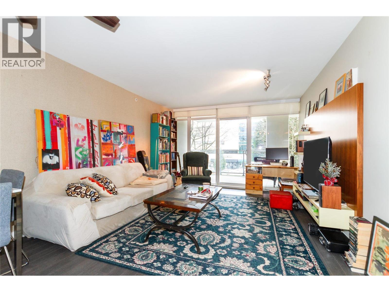 311 608 BELMONT STREET