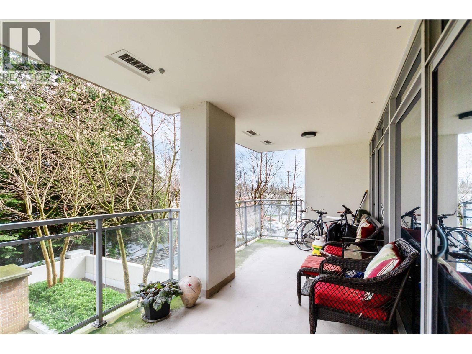 311 608 BELMONT STREET