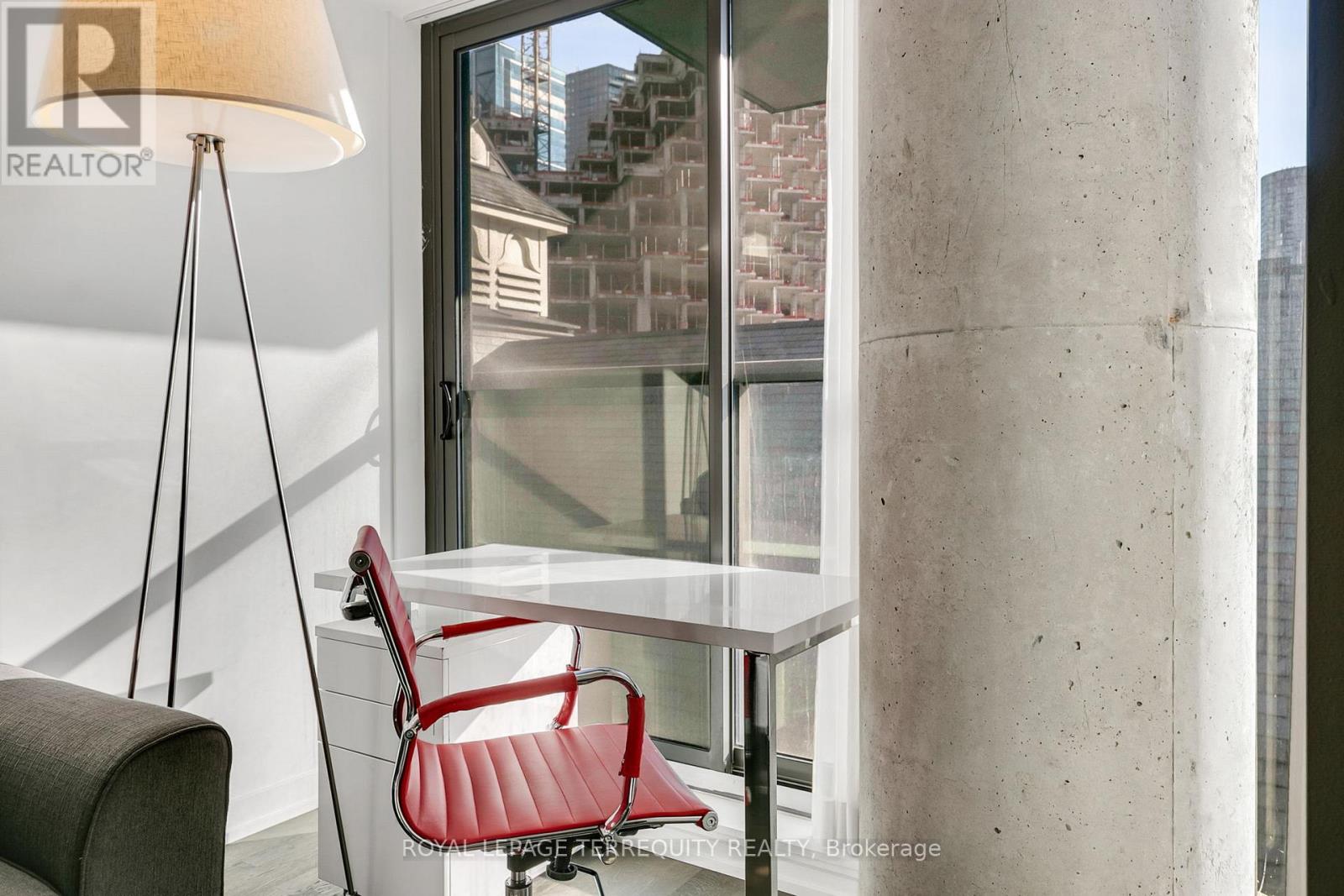 523 - 560 KING STREET W