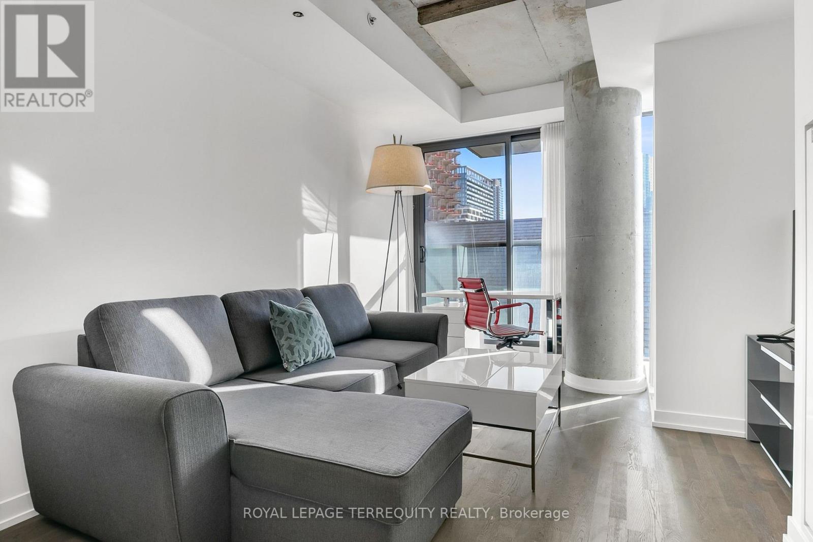 523 - 560 KING STREET W