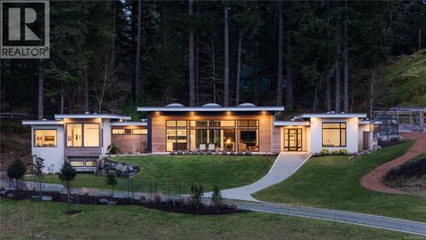 5100 Jagtar's Way Saanich BC V9E2H7