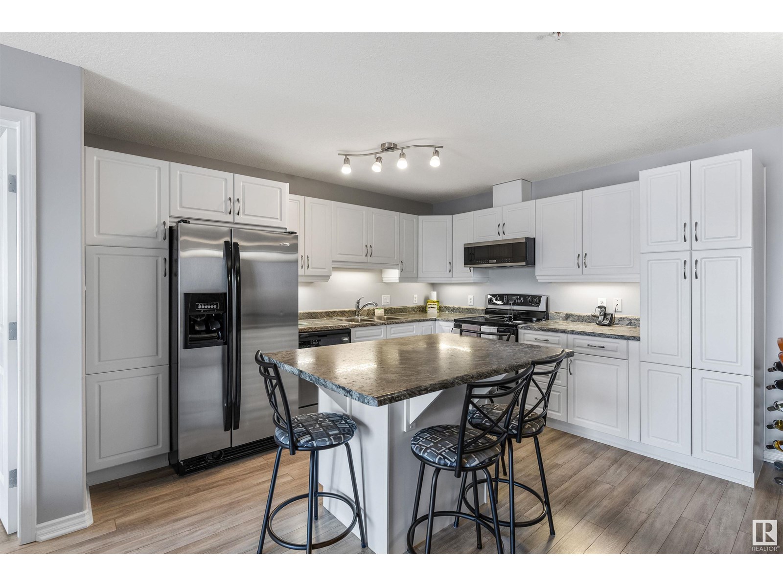 #444 78B MCKENNEY AV
