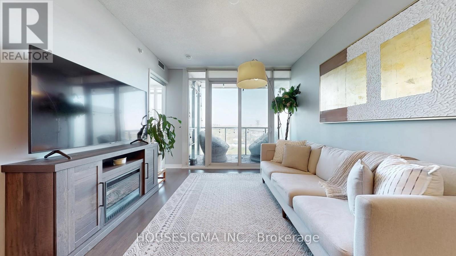 1815 - 88 PARK LAWN ROAD
