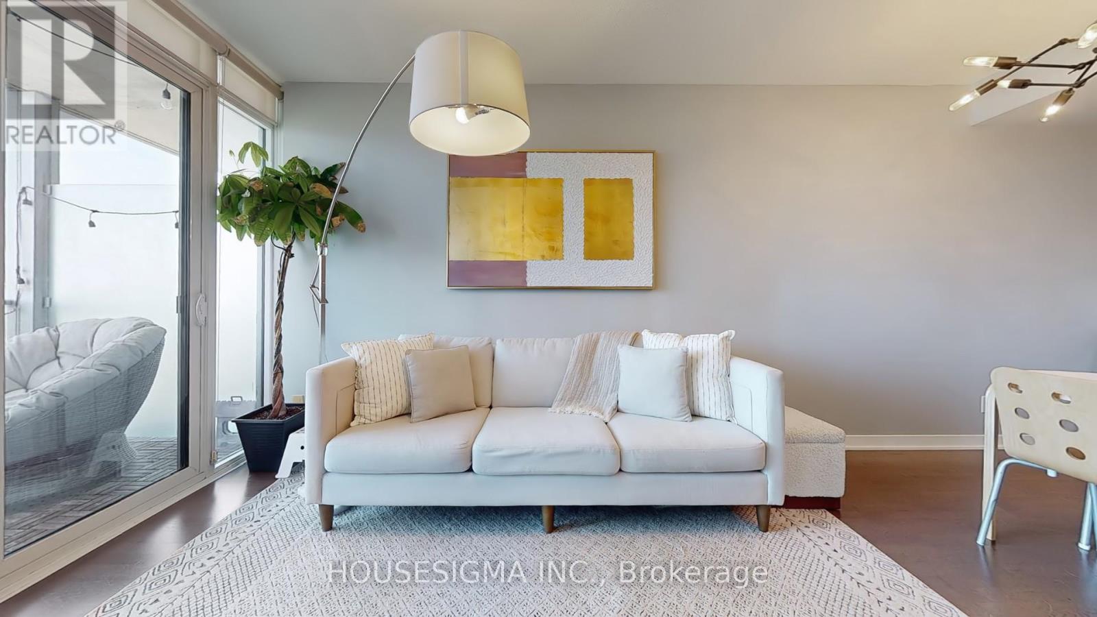 1815 - 88 PARK LAWN ROAD