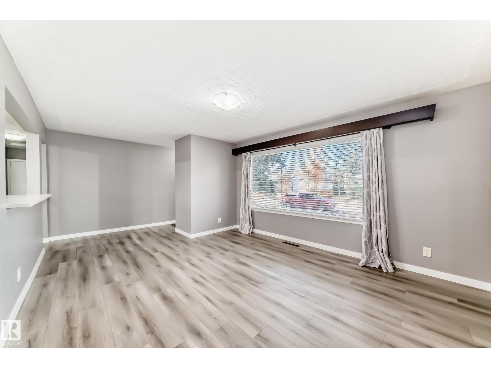 12205 37 ST NW