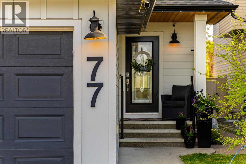 77 Everbrook Drive SW