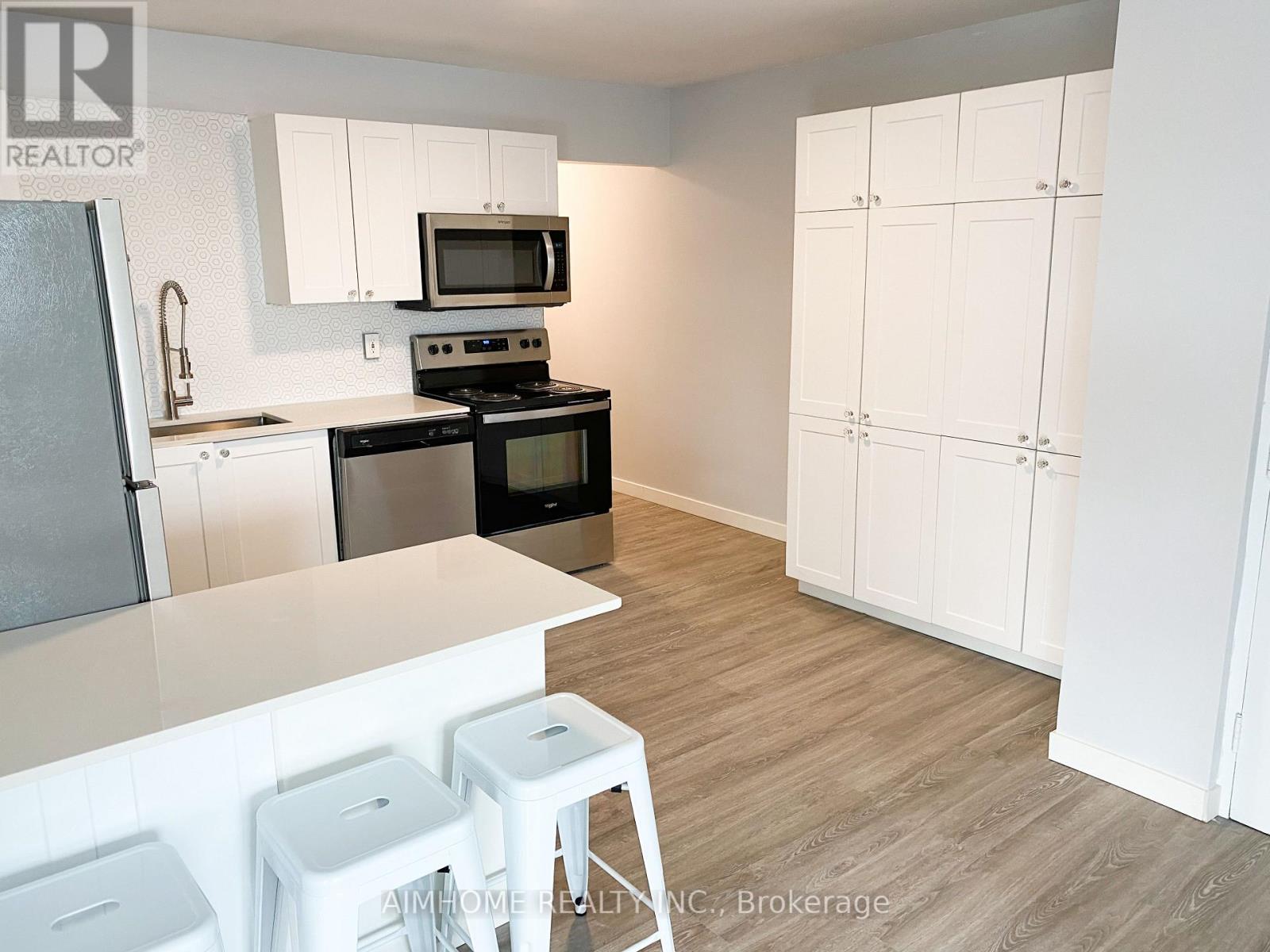 109 WESTMOUNT ROAD N