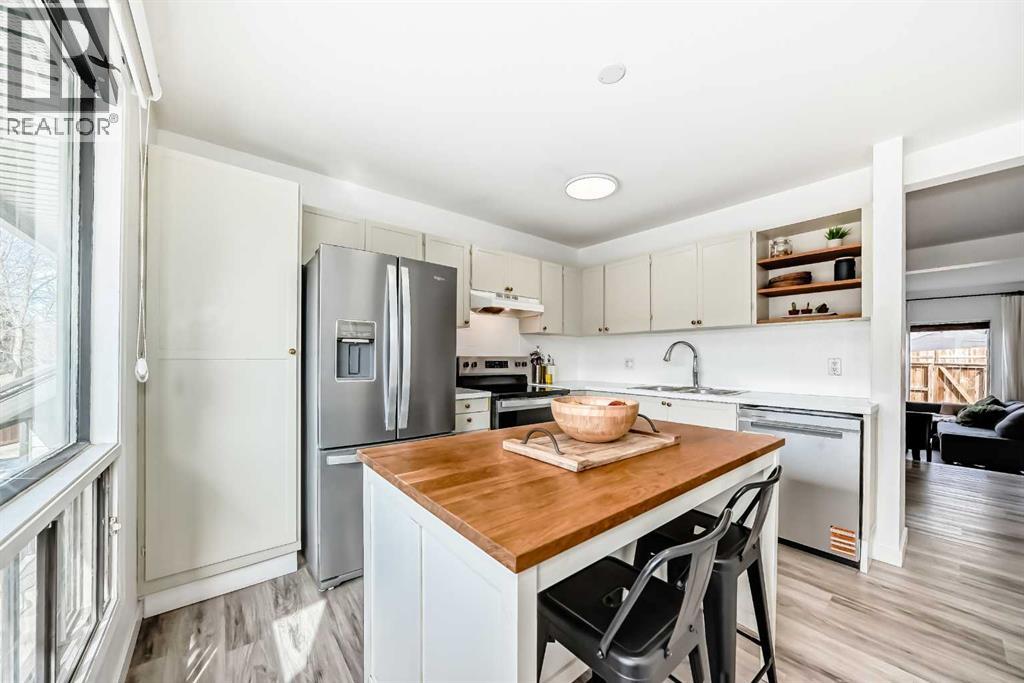 26, 5019 46 Avenue SW