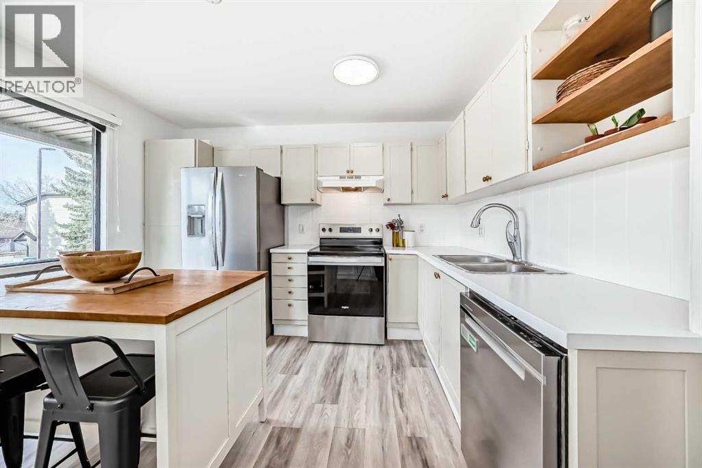 26, 5019 46 Avenue SW