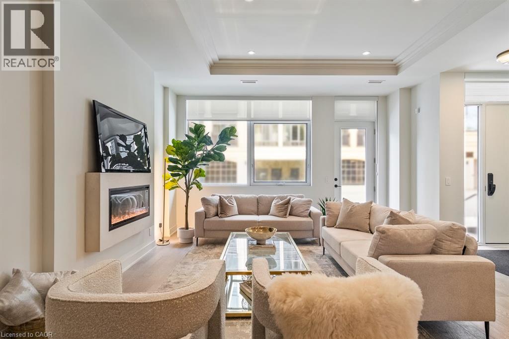 123 MAURICE Drive Unit# 105