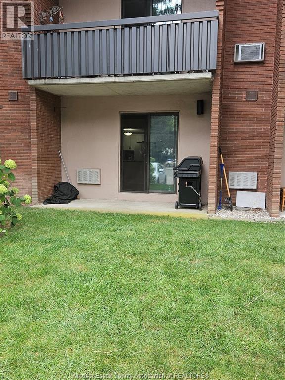 Photo 1 of 21 — 925 GRAND AVENUE West Unit# 108, Chatham, ON N7L4Z1