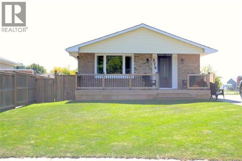 576 FRONT STREET Plympton-Wyoming ON N0N1T0