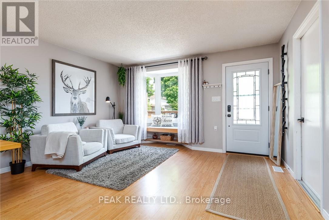 11 WENDY CRESCENT