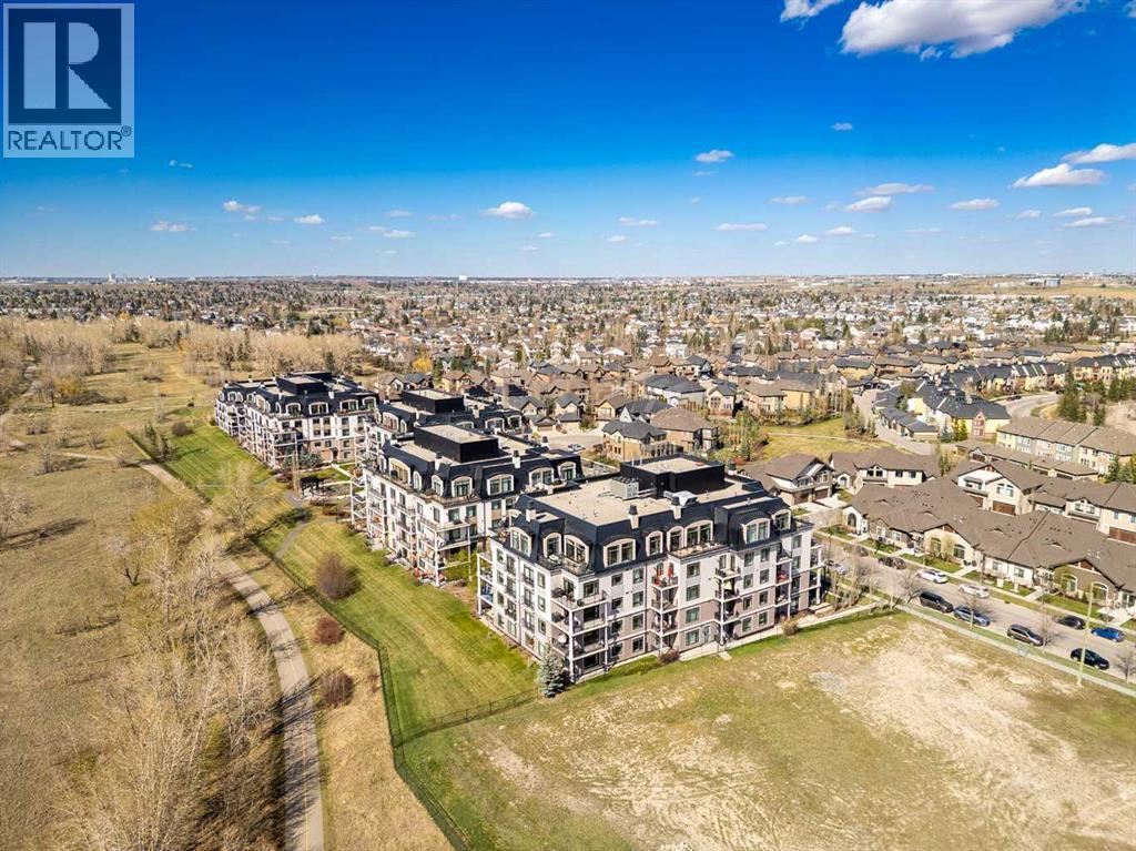 305, 221 Quarry Way SE