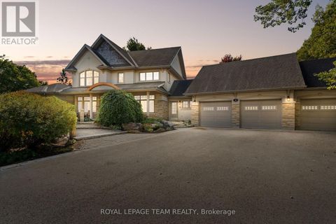 7 SARA COURT Ottawa ON K2R1E2