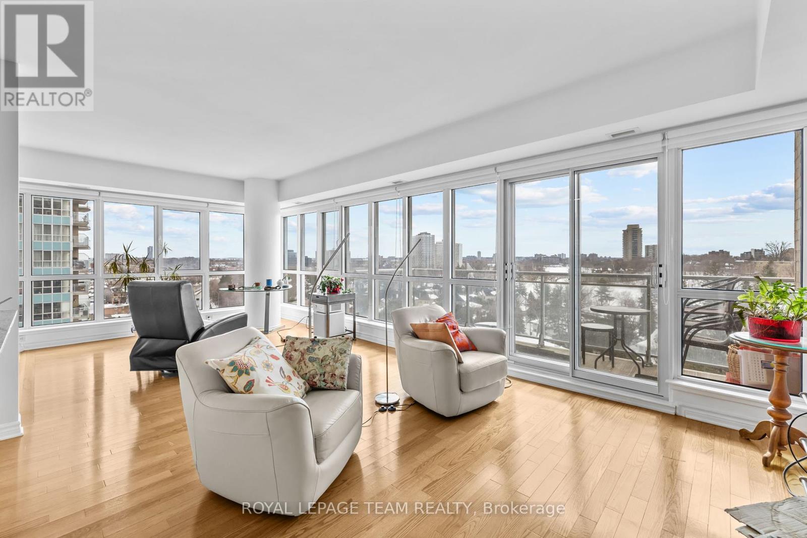 1002 - 70 LANDRY STREET