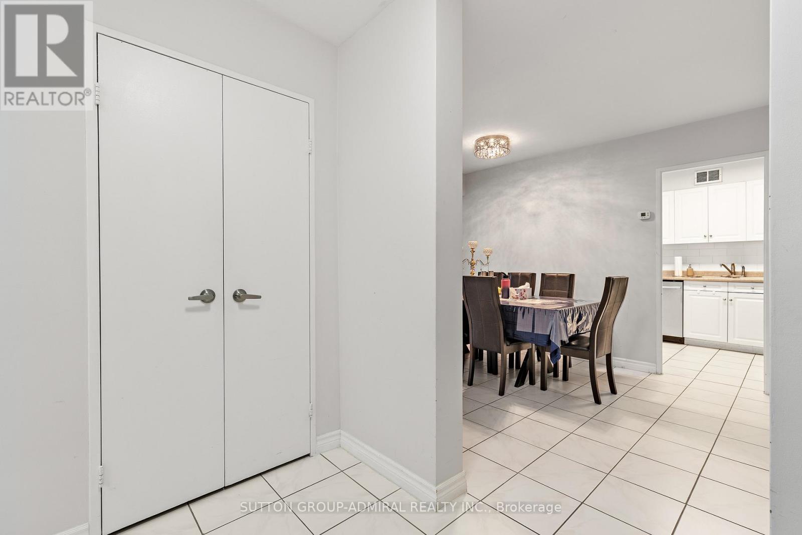 712 - 25 FOUR WINDS DRIVE