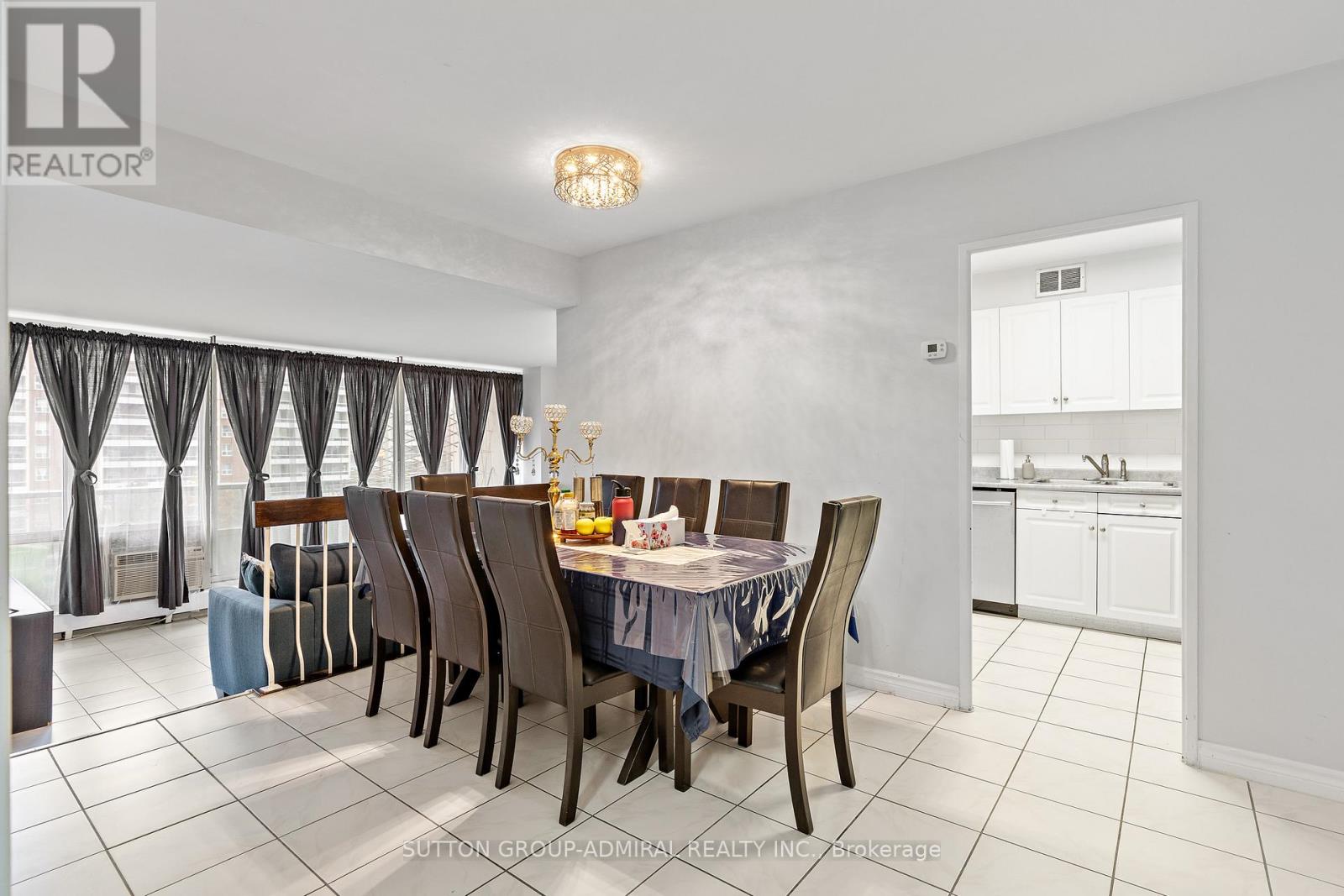 712 - 25 FOUR WINDS DRIVE