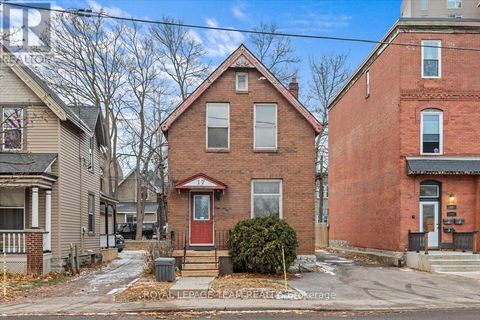 17 ARLINGTON AVENUE Ottawa ON K2P1C1