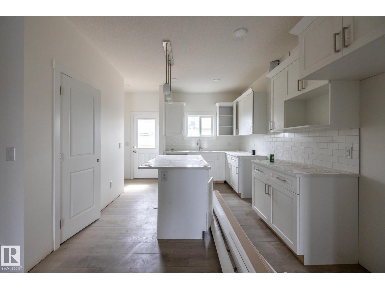 211 157 AV NE