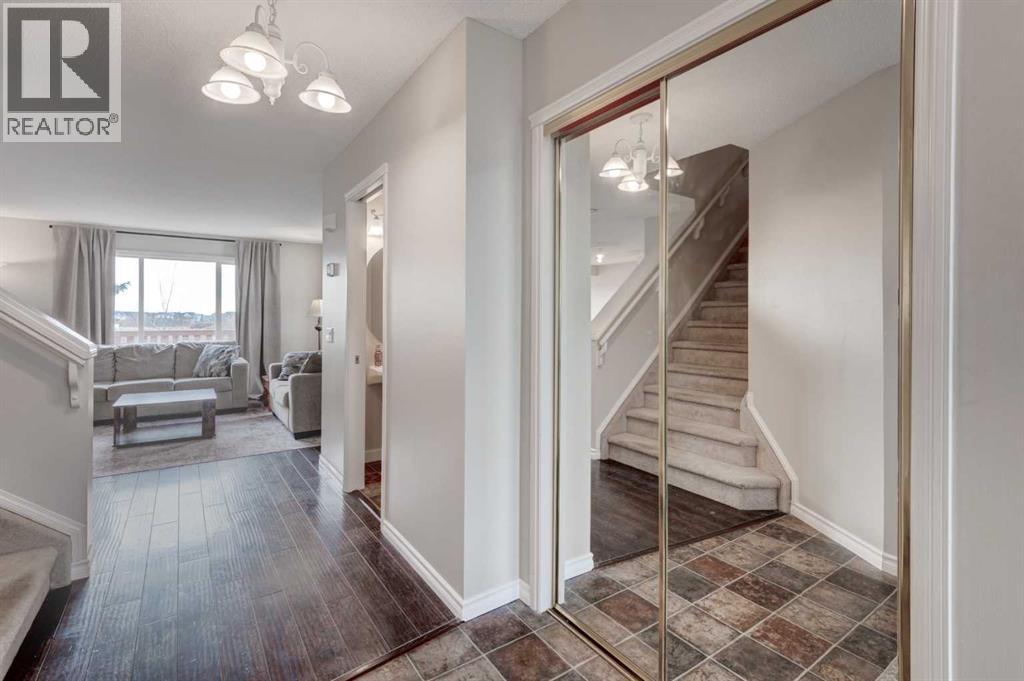 45 Cougarstone Place SW