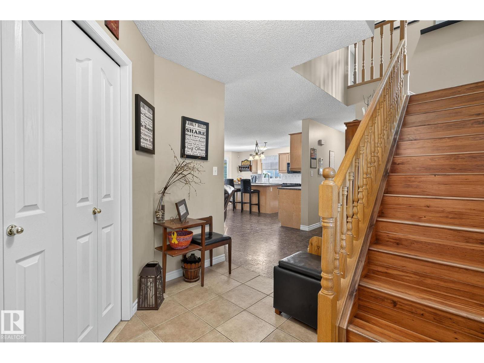 26 WOODBEND WY