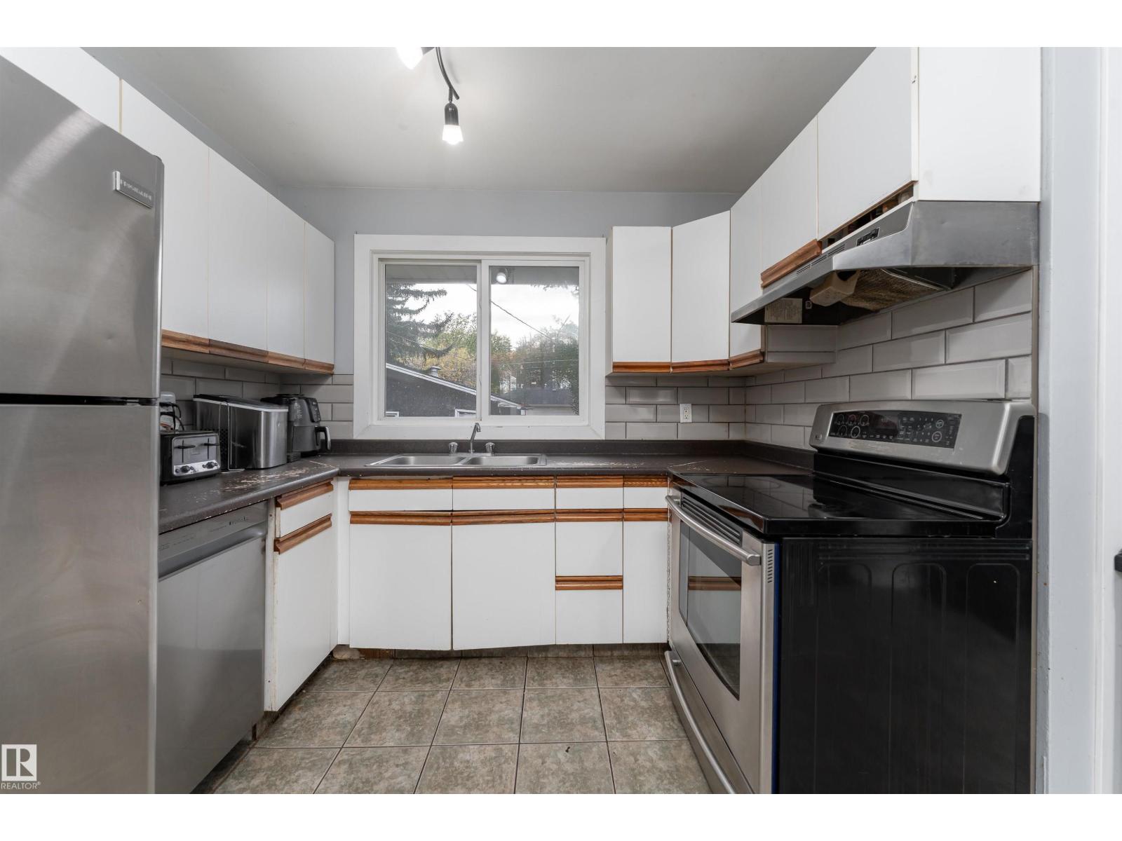 12316 140 ST NW