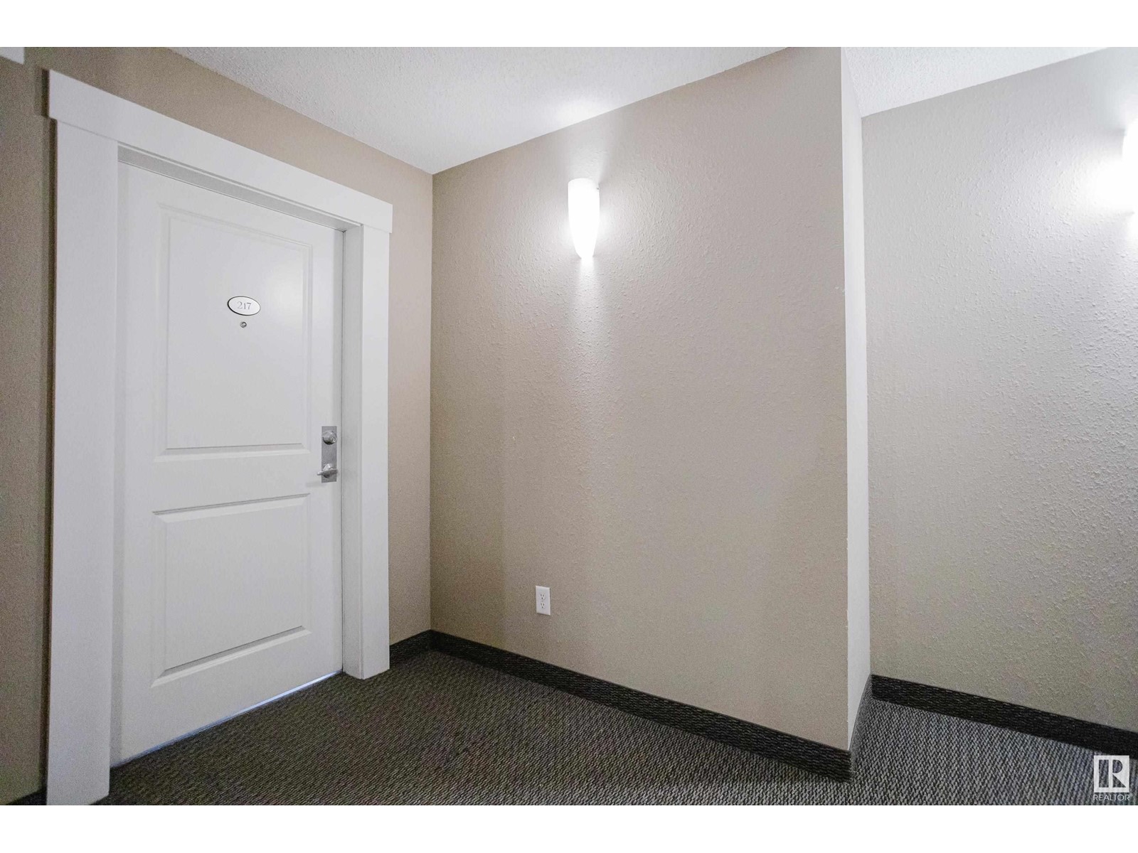 #217 7711 71 ST NW