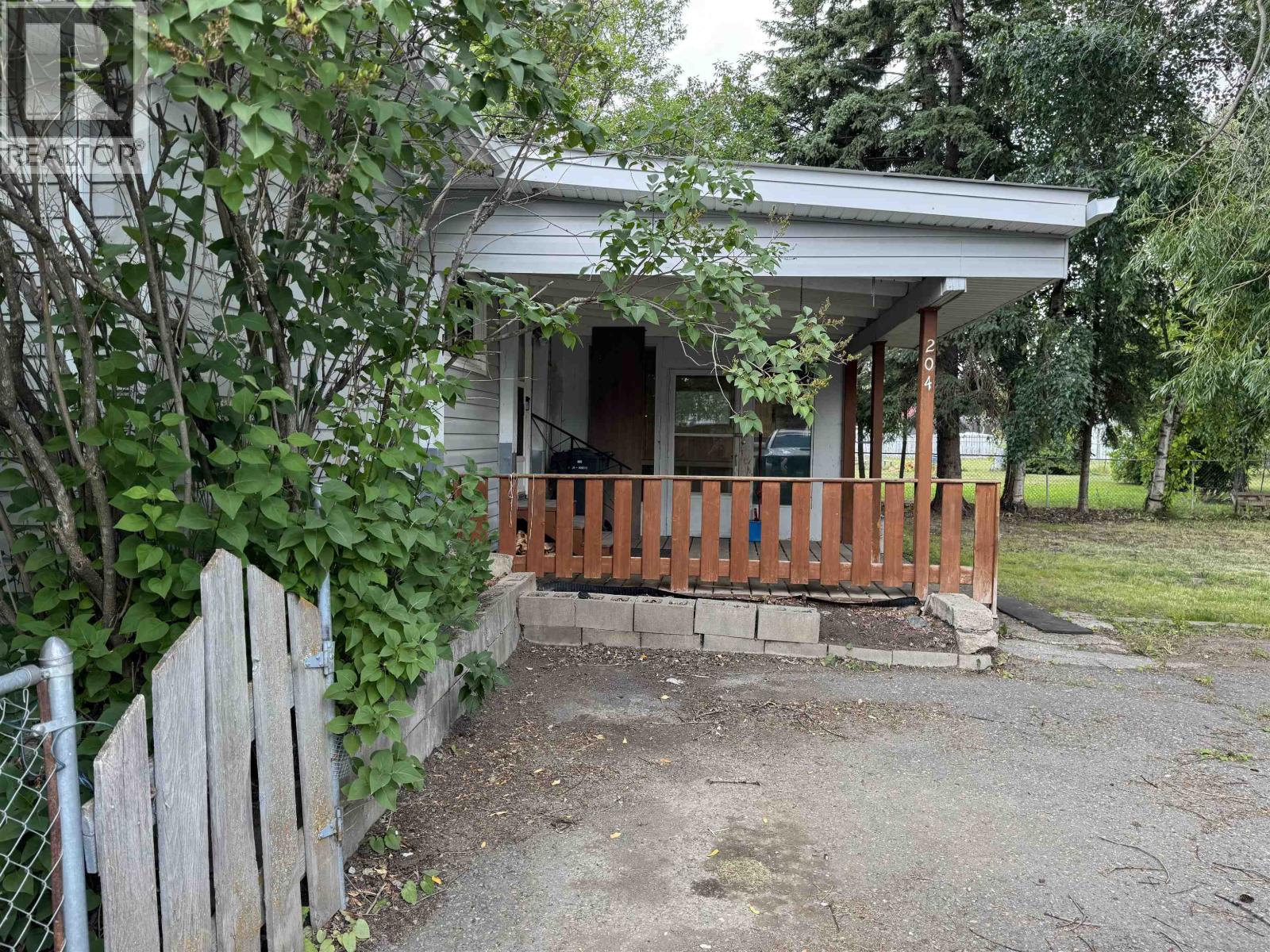 204 3RD AVENUE