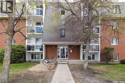 11 19 Centennial STREET Regina SK S4S6P8