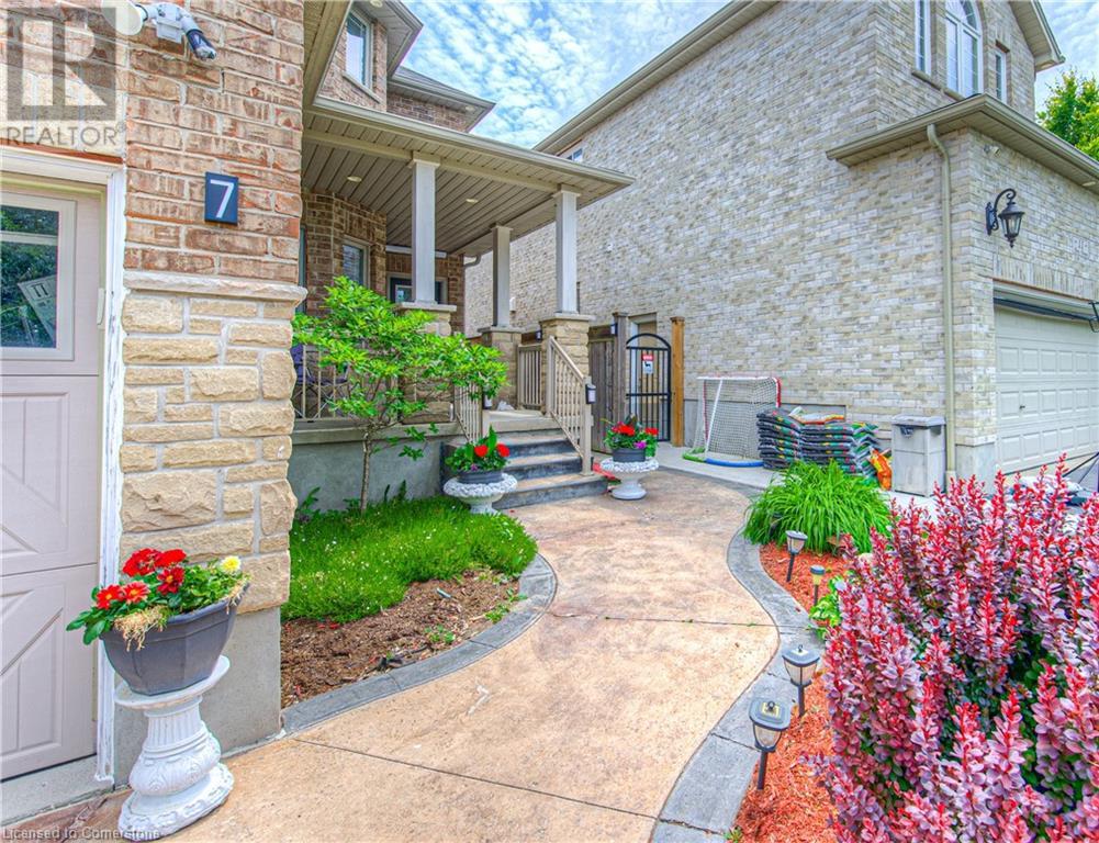 7 YATES Avenue