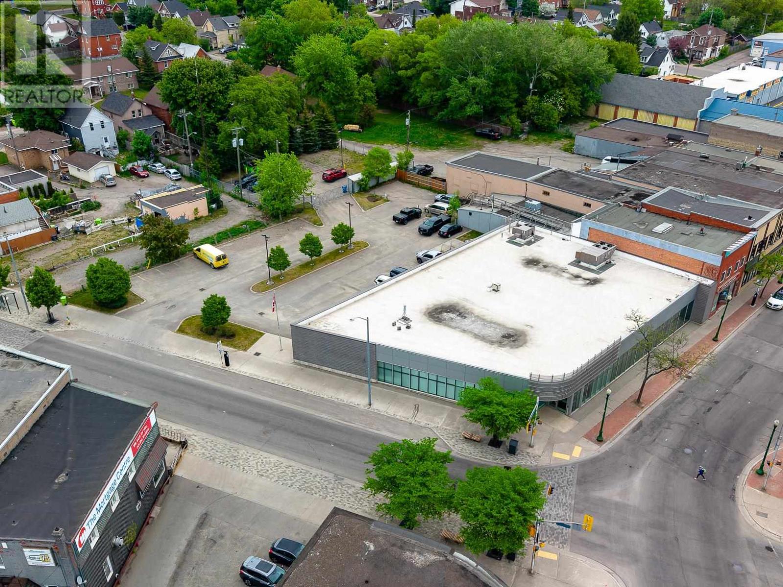 Photo 1 of 25 — 2-8 Queen ST E, Sault Ste. Marie, ON P6A1Y3