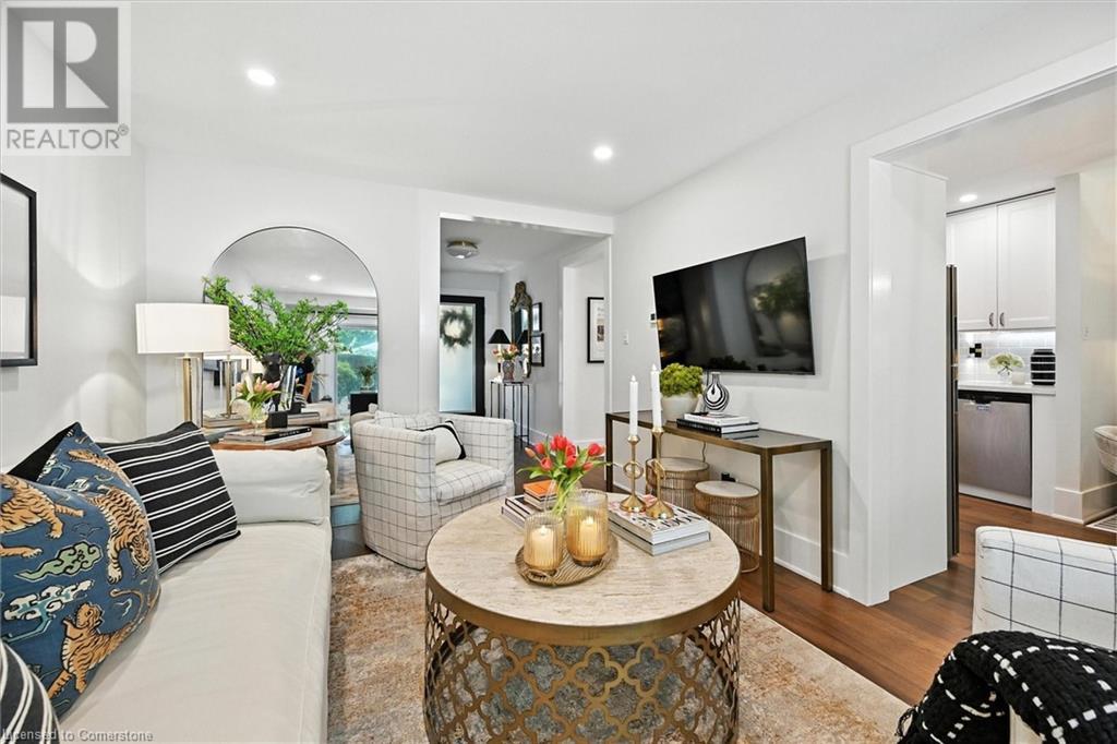 445 WOODVIEW Road Unit# 3