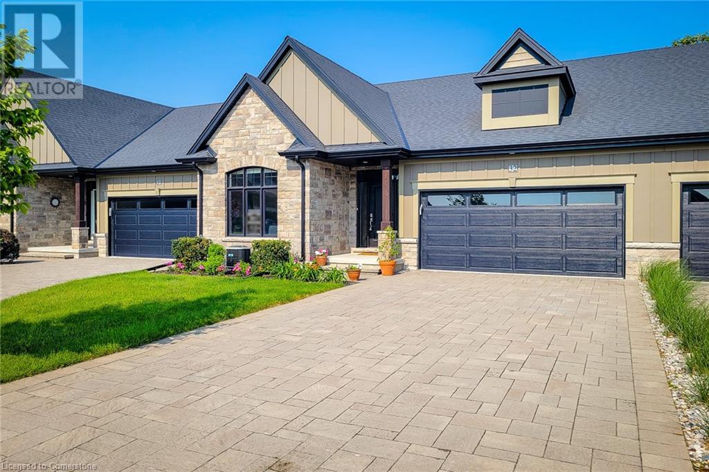 32 RIDGEVIEW Crescent Unit# 14