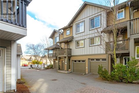 10 1405 Mallek Cres Victoria BC V8T0A3