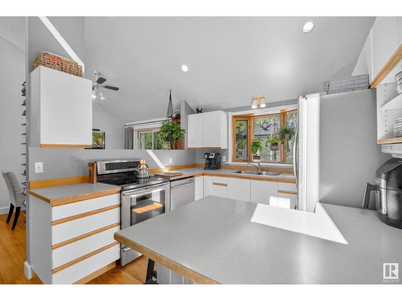 #145 52510 RGE ROAD 213