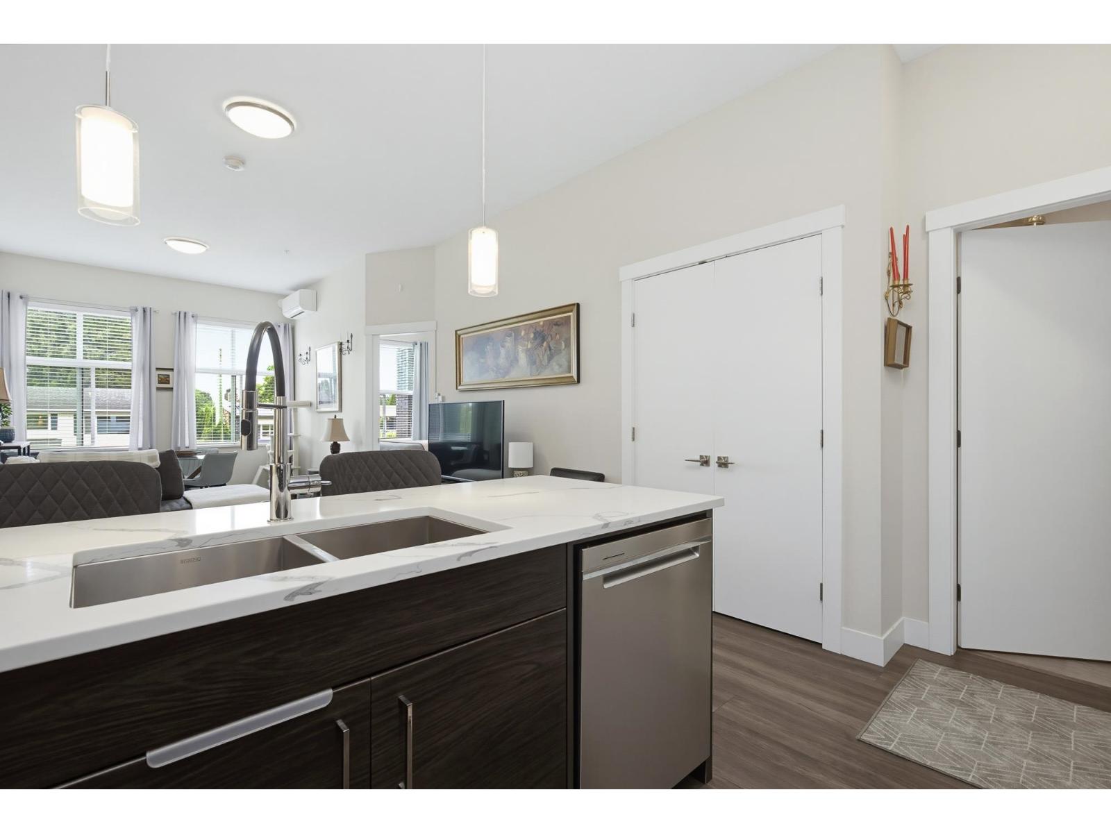 210 2120 GLADWIN ROAD