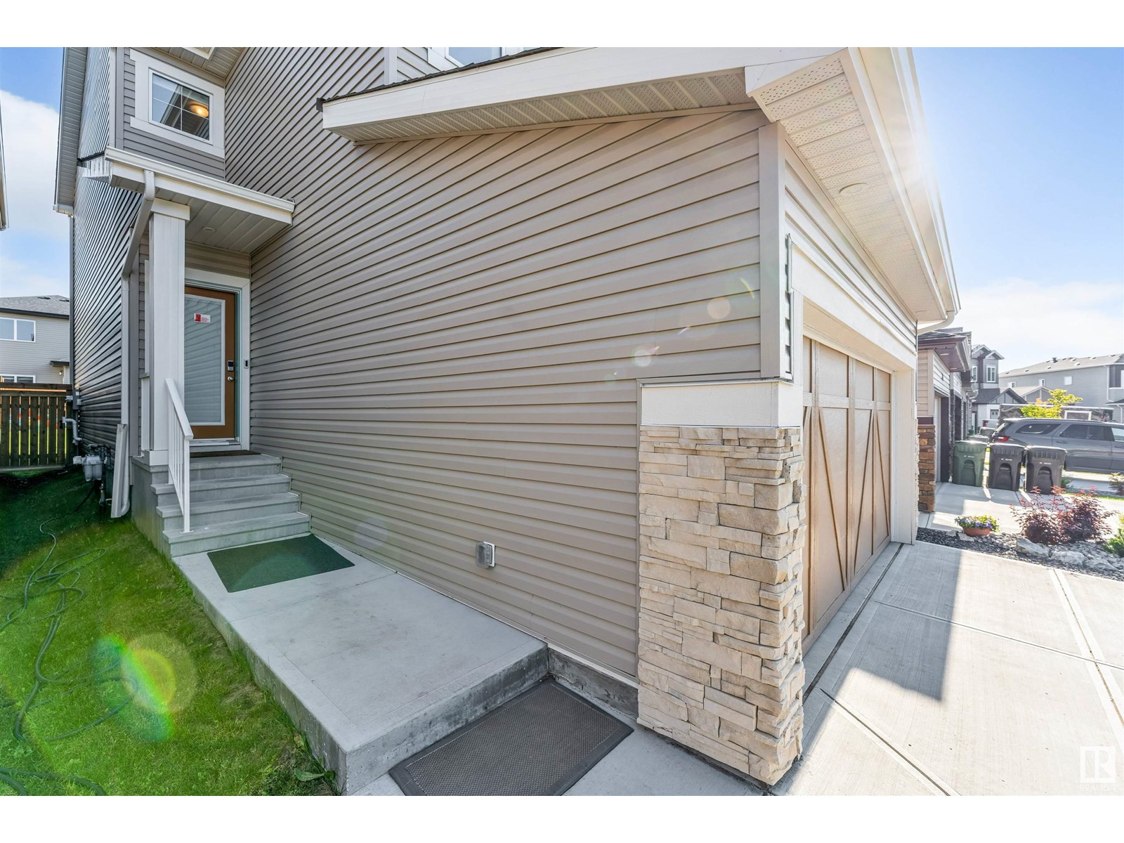 448 ROBERTS CR