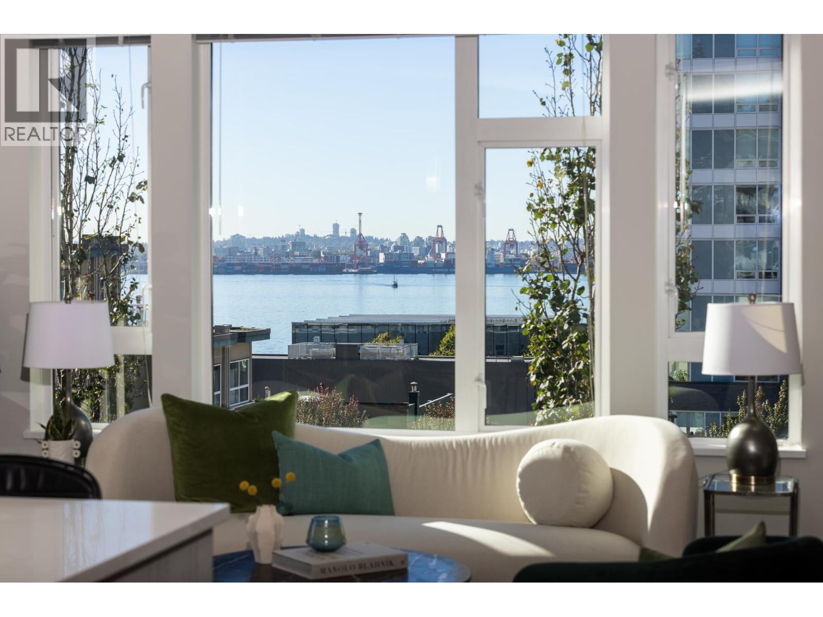 312 123 W 1ST STREET