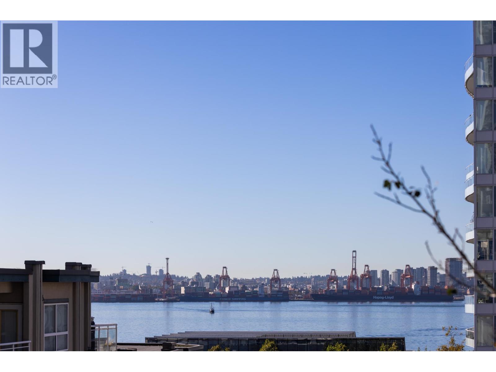 312 123 W 1ST STREET