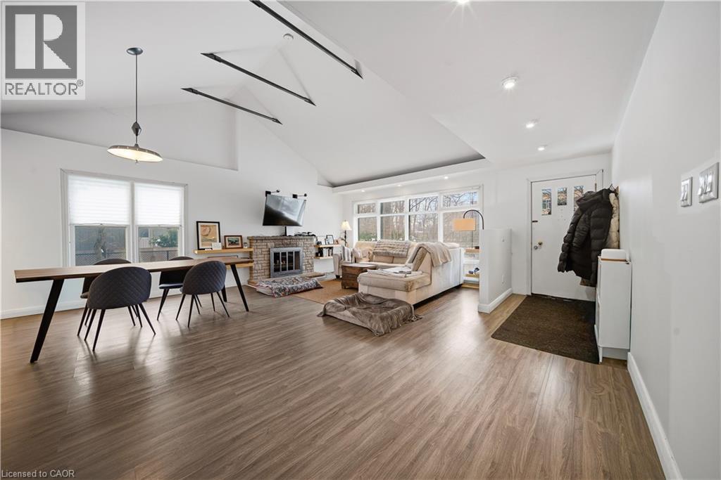 276 LAKESHORE Road W