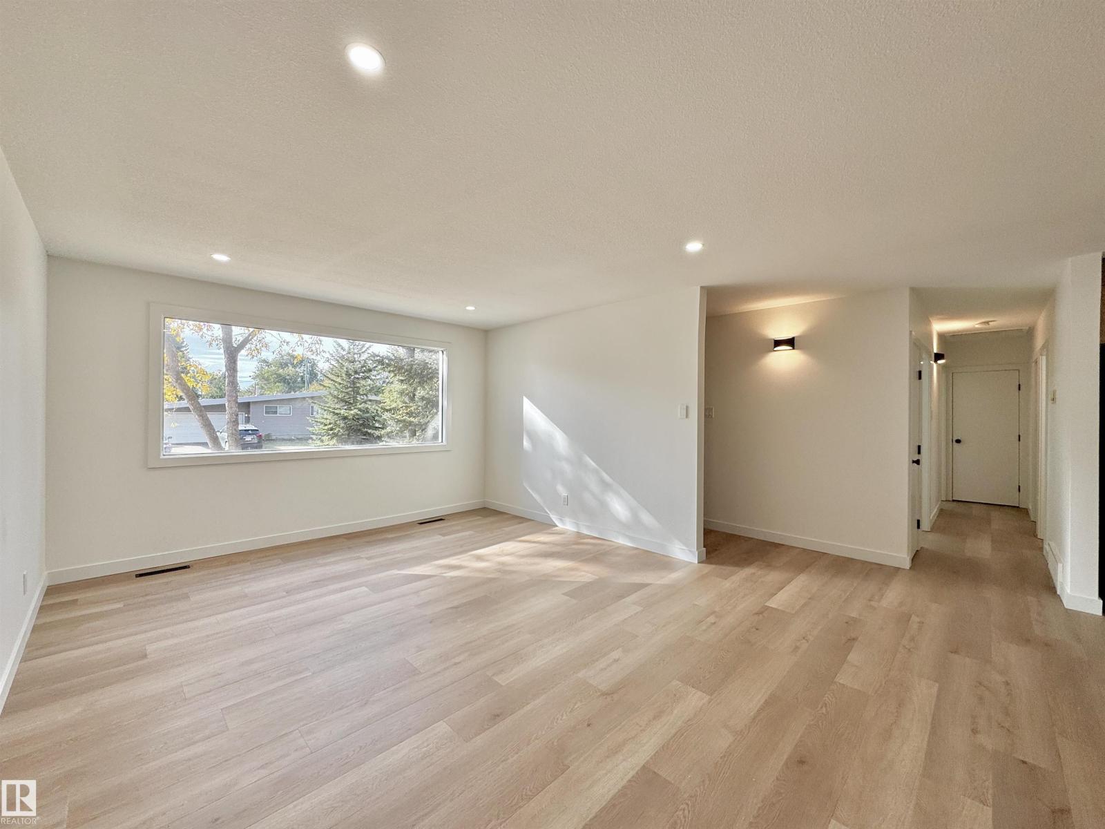 12 Sycamore ST