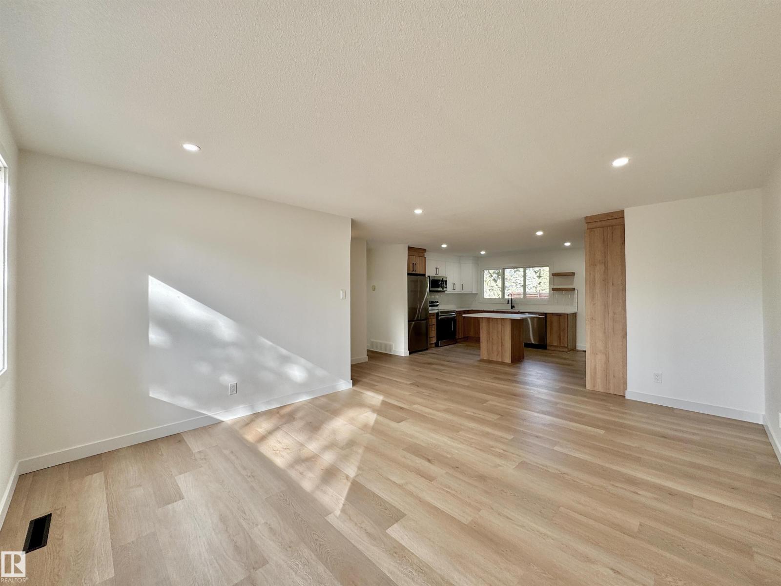 12 Sycamore ST