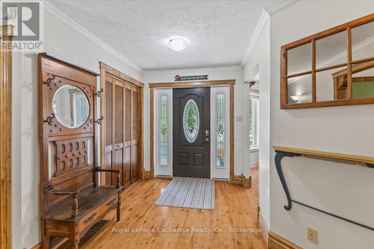 39 EASTWOOD CRESCENT