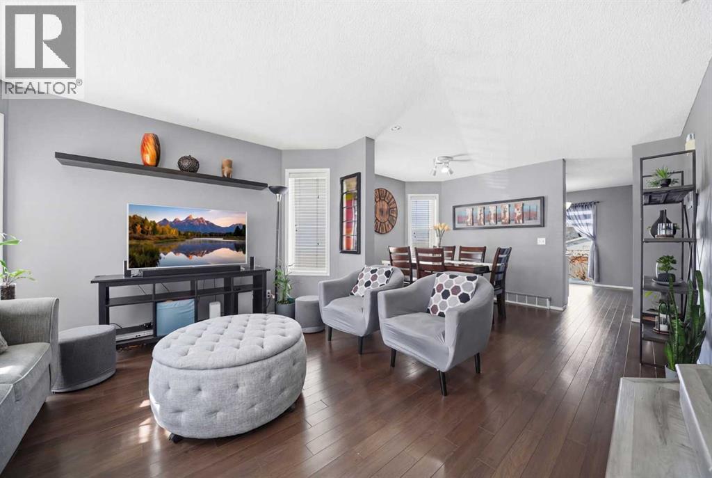 28 Martin Crossing Rise NE