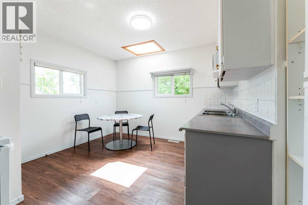 1502 40 Street SE