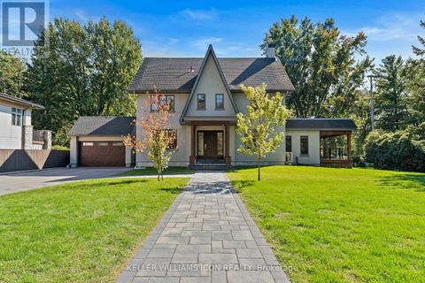 320 HILLCREST ROAD Ottawa ON K1M0J6