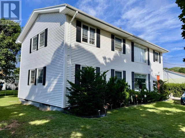 469 QUEEN Street